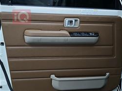 تۆیۆتا لاند کرۆزەر 70